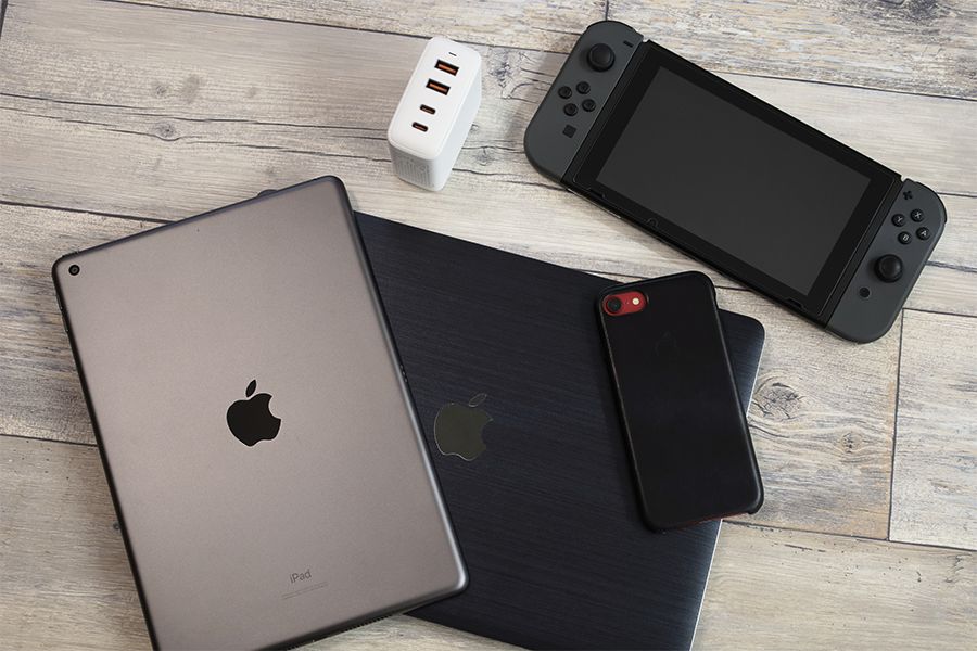 AUKEY PA-B7（出力100W）はMac Book、iPad、任天堂Switch、iPhoneを同時充電可能