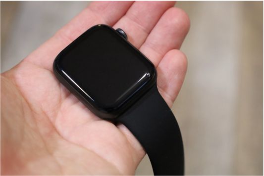 Apple純正ソロループと手に持って比較2