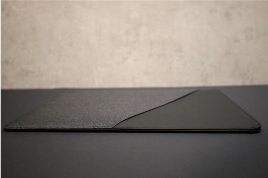 NATIVE UNION Stow Slim Sleeve MacBook Air-Pro用の充電器入れる前