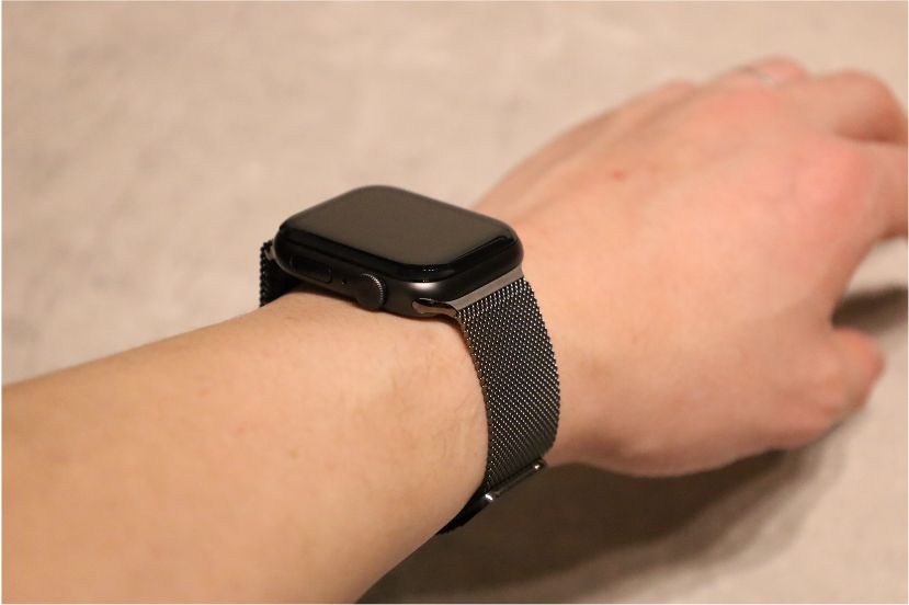【比較レビュー】Apple Watchの1,000円BRGミラネーゼループバンド購入。純正バンドと比較装着してみる