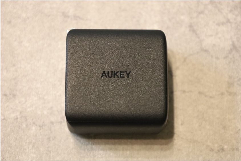 AUKEY Omnia Duo PA-B4 65W 2ポートの本体外観