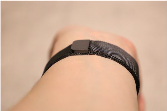 【比較レビュー】Apple Watchの1,000円BRGミラネーゼループバンド購入。純正バンドと比較装着してみる4
