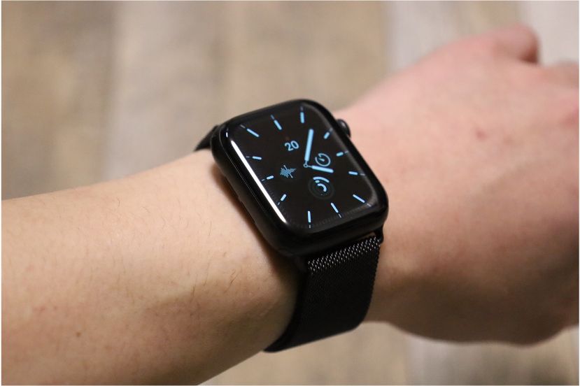 『BRG』ミラネーゼループ Apple Watchバンド装着後黒文字盤