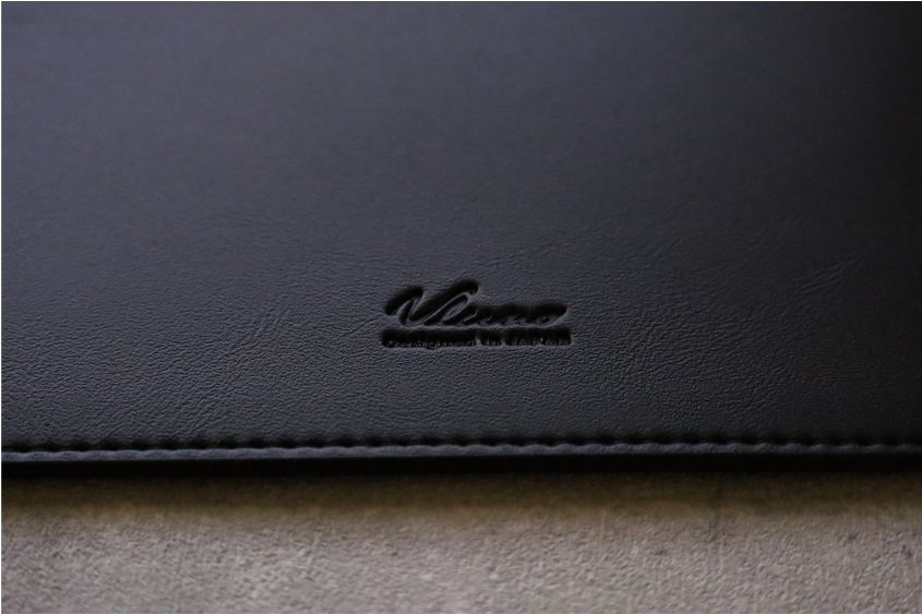 エレコムMacBook Air:Pro用のレザースリーブの開封レビュー本体外観デザイン表面ロゴpng