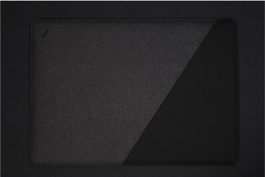 NATIVE UNION Stow Slim Sleeve MacBook Air:Pro用の本体デザイン