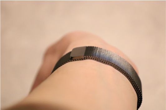 【比較レビュー】Apple Watchの1,000円BRGミラネーゼループバンド購入。純正バンドと比較装着してみる3