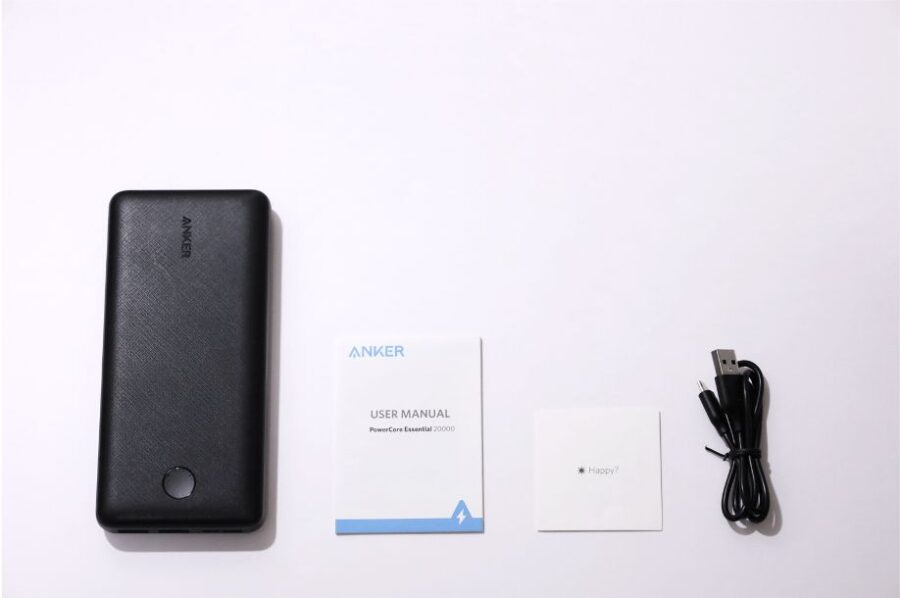 Anker PowerCore Essential 20000の内容物