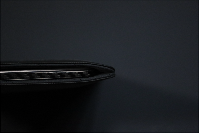 NATIVE UNION Stow Slim Sleeve MacBook Air:Pro用本体右側もちょうどのサイズ