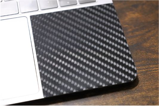 Wraplus for MacBook スキンシールを1年半利用後のパームレスト右部分