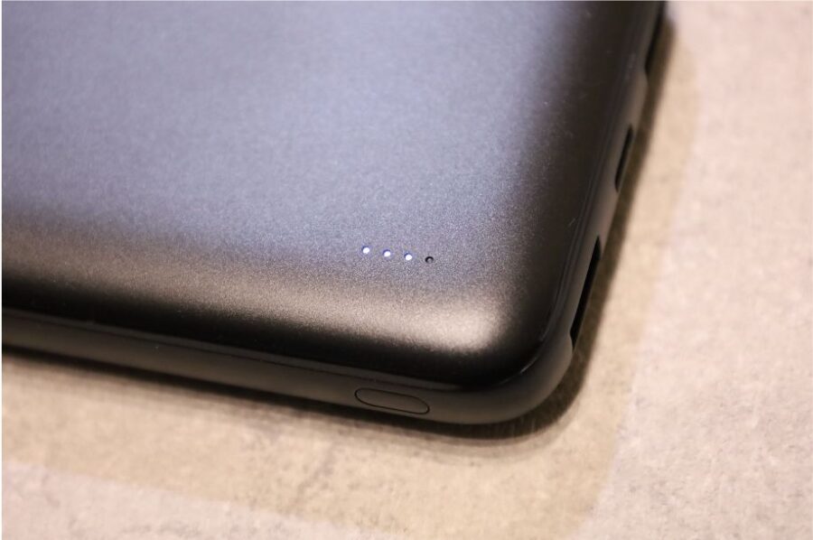 AUKEY PB-N73S 10,000mAhのインジケーター部分