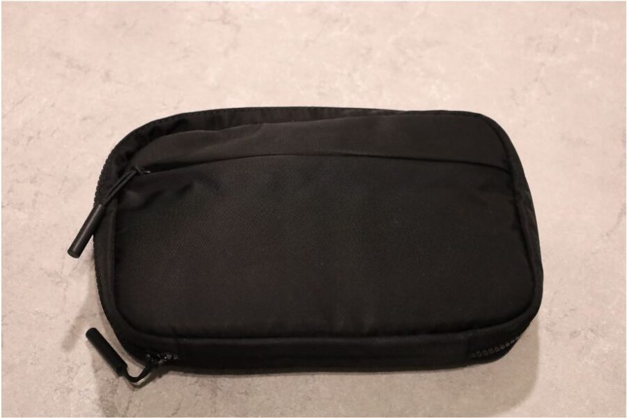 Incase Nylon Accsessory Organizerポーチの外観