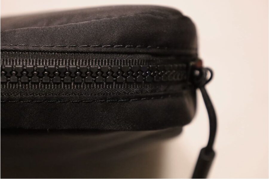 Incase Nylon Accsessory Organizerのジップ部分