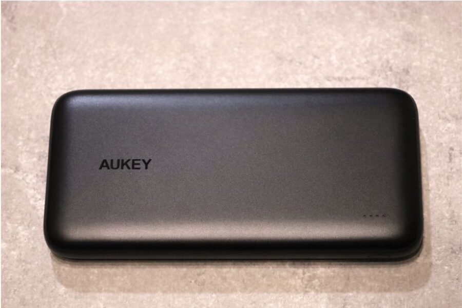 AUKEY PB-N73S 10,000mAhの本体表