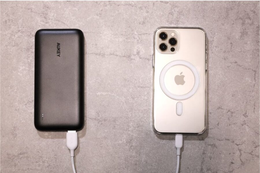 AUKEY PB-N73SをUSB-AでiPhoneで充電