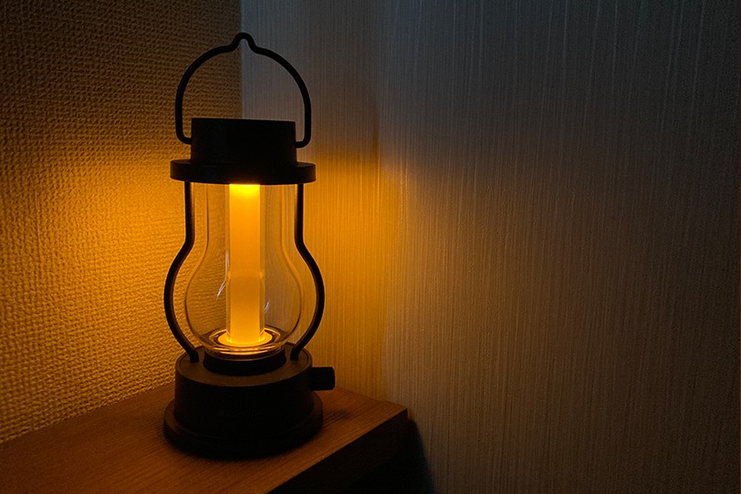 BALMUDA(バルミューダ)The Lantern L02Aのゆらぐ光1番暗い状態