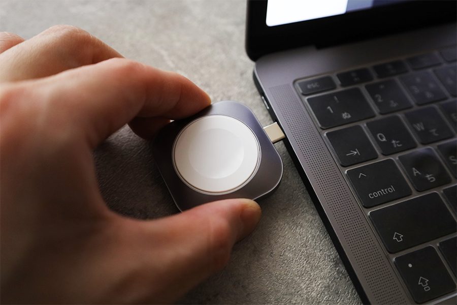 Satechi USB-C Apple Watch 充電ドックをMacBookPro本体に装着してみる