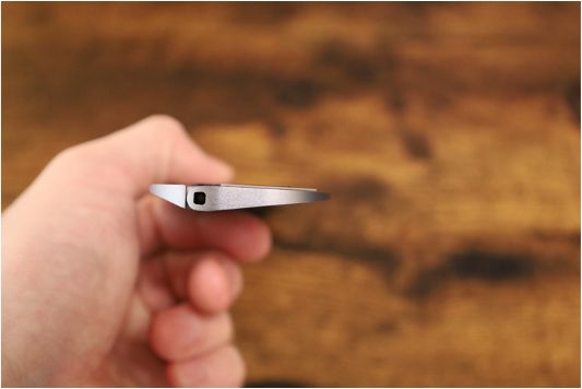 JOBSONノートPCスタンドの厚みは0.7cm