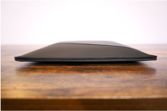MOFTノーマルスタンドをNATIVE UNIONスリーブ奥まで入れて蓋が可能