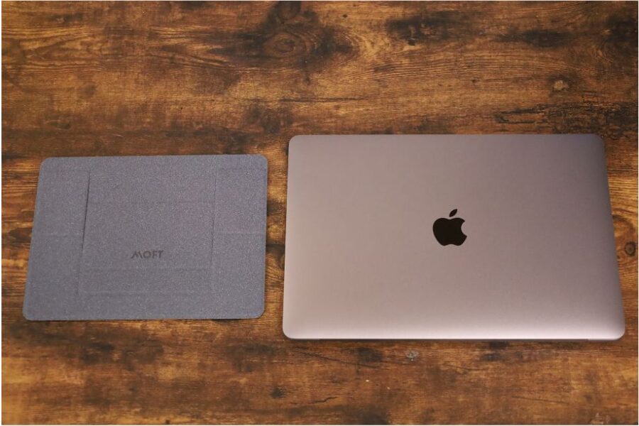 MOFTノーマルスタンドとMac BookPro