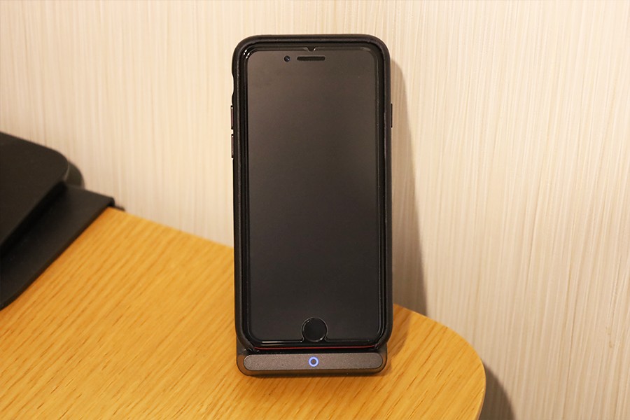 iPhoneApple純正レザーケースはQiワイヤレス充電対応済み