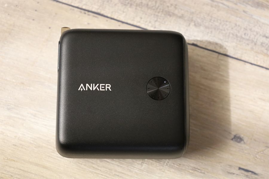 Anker PowerCore Fusion 10000の本体外観の前面