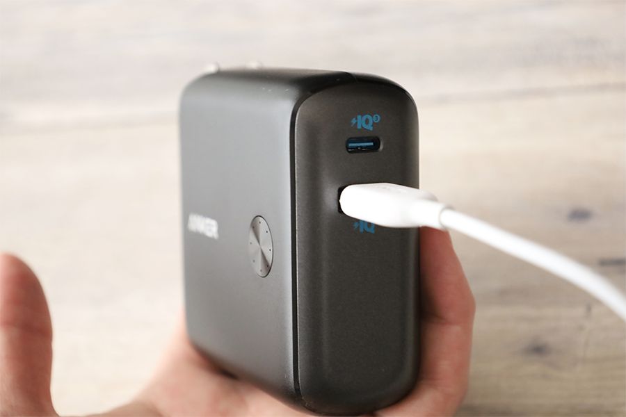 Anker PowerCore Fusion 10000のUSB-Aで充電時は最大12Wまで