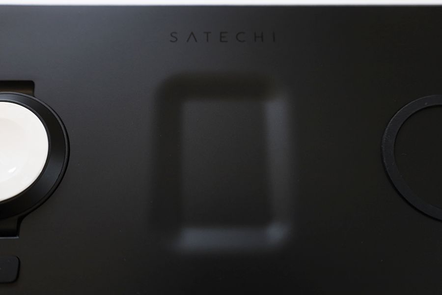 SATECHIトリオワイヤレスチャージングパッドのAirPodsPro充電部分