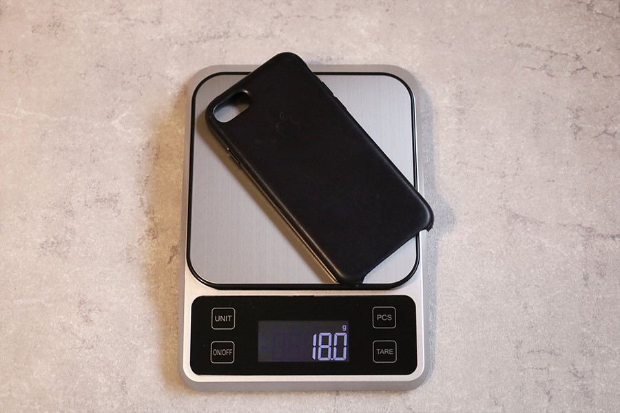 iPhoneApple純正レザーケースの重量は18.0g