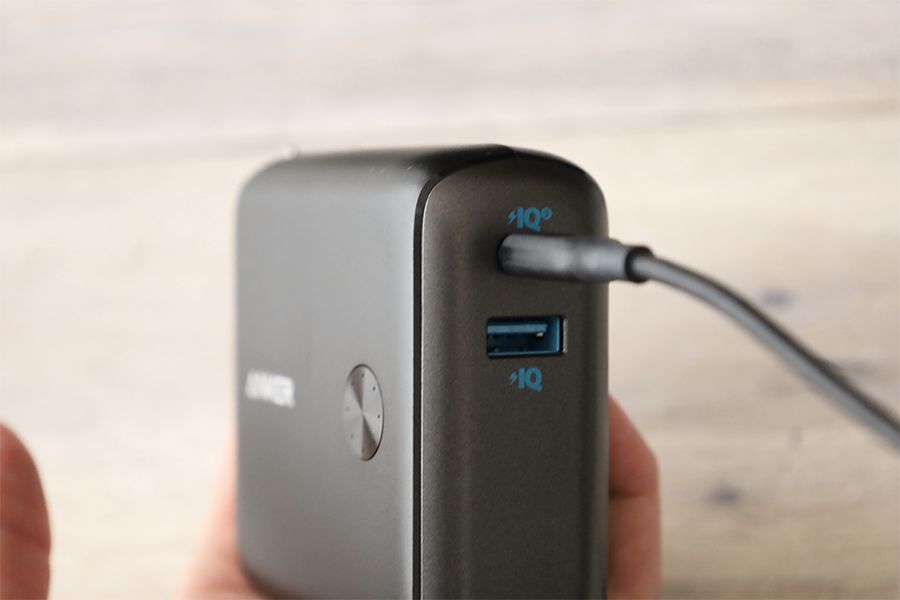 Anker PowerCore Fusion 10000のUSB-Cで充電時は最大20Wまで