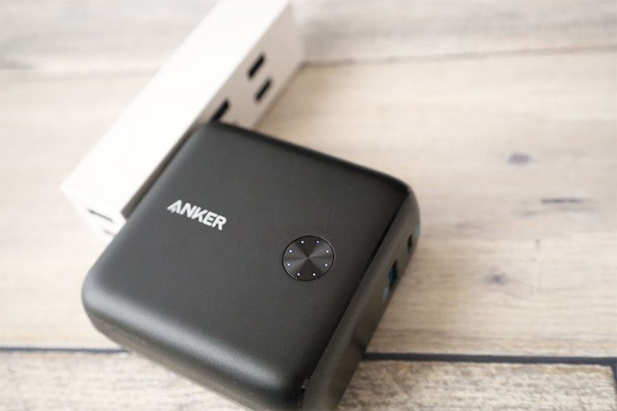 Anker PowerCore Fusion 10000の本体充電はアダプター充電のみ