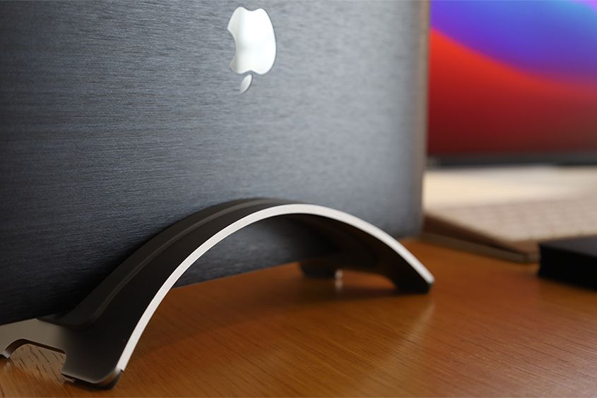 MacBook Air/Proと一緒に買うべきアクセサリーの1つはTwelve South BookArc スタンド