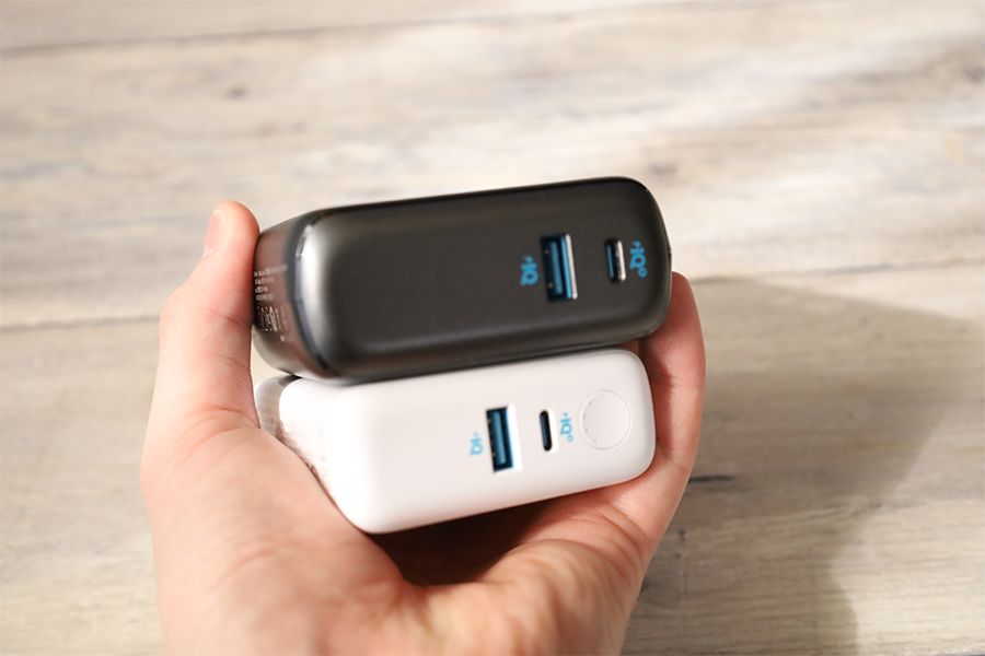 Anker PowerCore Fusion 10000とFusion5000を持って比べると違いがわかる