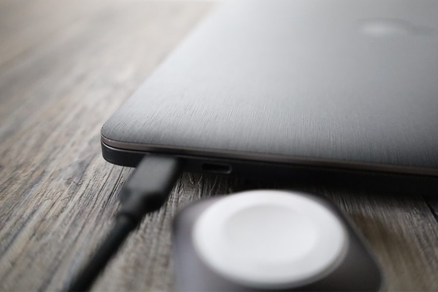 Satechi USB-C Apple Watch 充電ドッグと延長ハブの相性はよくない本体に入らない