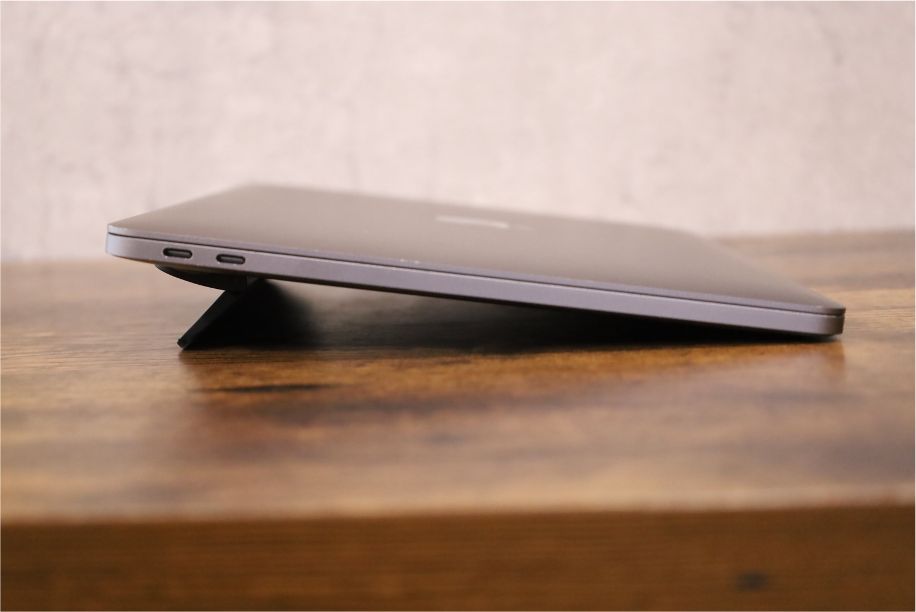 Bluelounge Kickflipの本体スタンドを出した状態のサイド