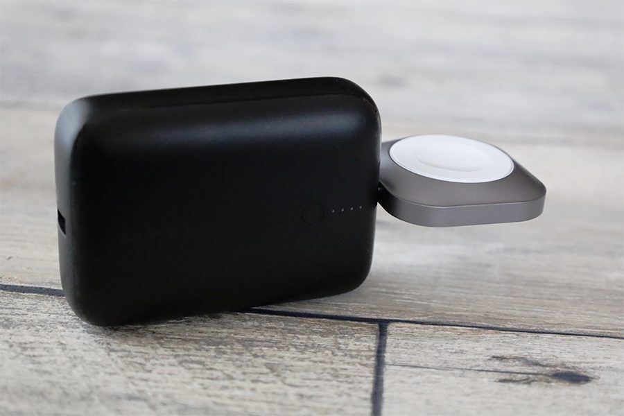 Satechi USB-C Apple Watch 充電ドックはモバイルバッテリーにも対応