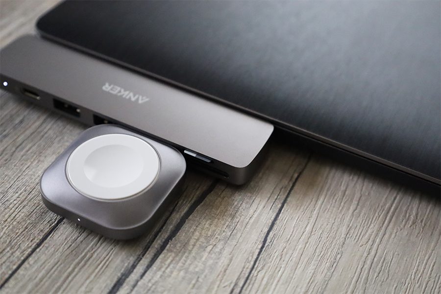 Satechi USB-C Apple Watch 充電ドッグを本体ドッキング型ハブに装着2