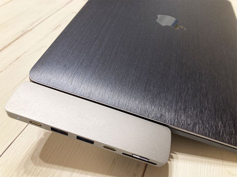 MacBookのUSBポートが少ないのがキツイ