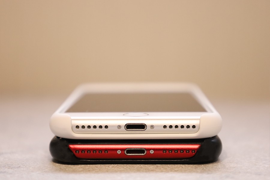 iPhoneApple純正ケースはシリコンよりレザーのほうが開口が大きい