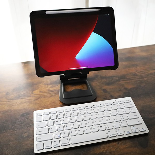 AnkerBluetoothウルトラワイヤレスキーボードはタブレットスタンドを使用しても問題なく使える