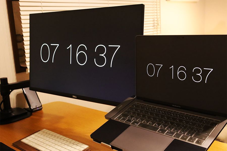 Padbury Clock【Appleデザイナー時計】は黒と白設定が可能