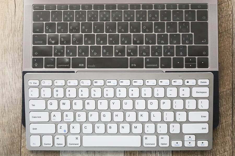 AnkerBluetoothウルトラワイヤレスキーボードとMacBookキーボードの比較