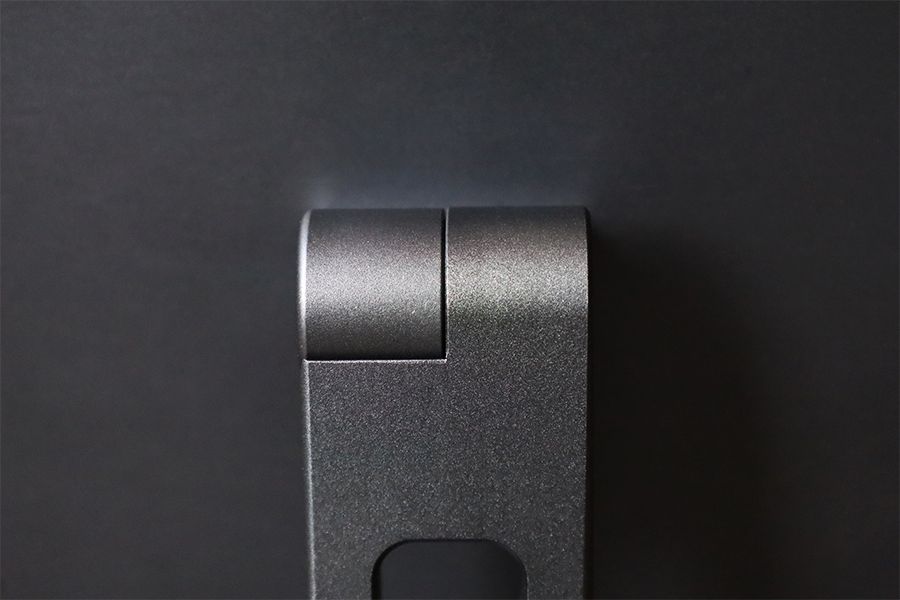 Satechi iPadデスクトップアルミスタンドのヒンジ上部