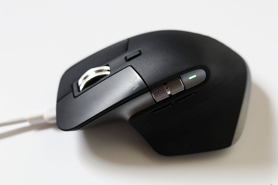 MX Master 3 for Macは充電中にLEDランプが点灯する