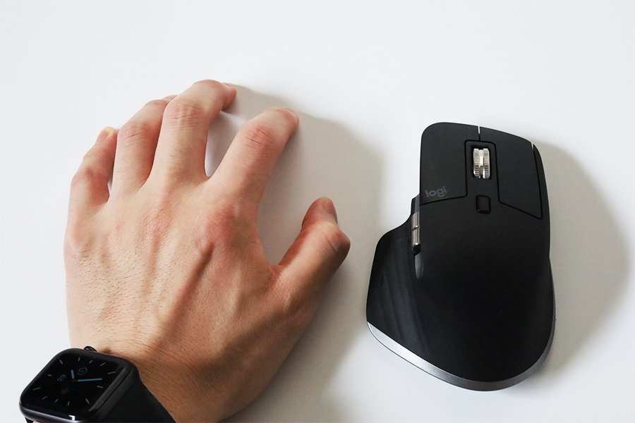 ロジクール MX MASTER 3 for Macのサイズは手のひらよりちょっと小さいくらいのサイズ感