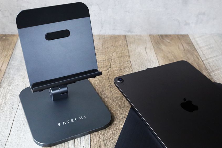 Satechi iPadデスクトップアルミスタンドR1新旧比較レビュー丨タブレットスタンドとして最適