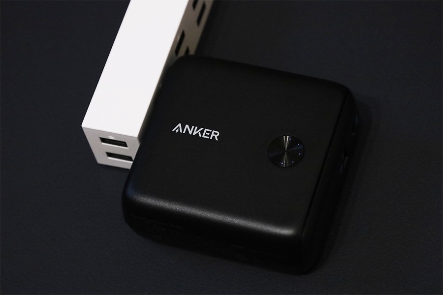 コンセントにモバイルバッテリーのみを挿した状態で放置するとモバイルバッテリーとして充電
