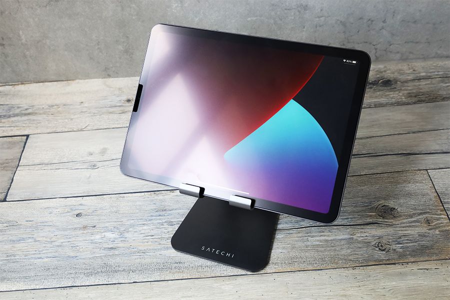 Satechi iPadデスクトップアルミスタンドの旧R1スタンドと比較2