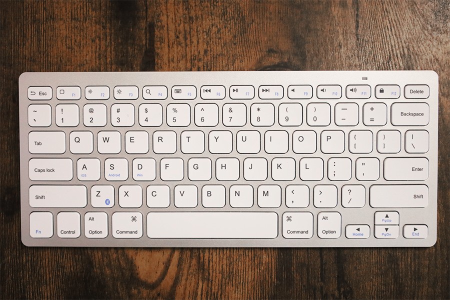 AnkerBluetoothウルトラワイヤレスキーボードの全体表面