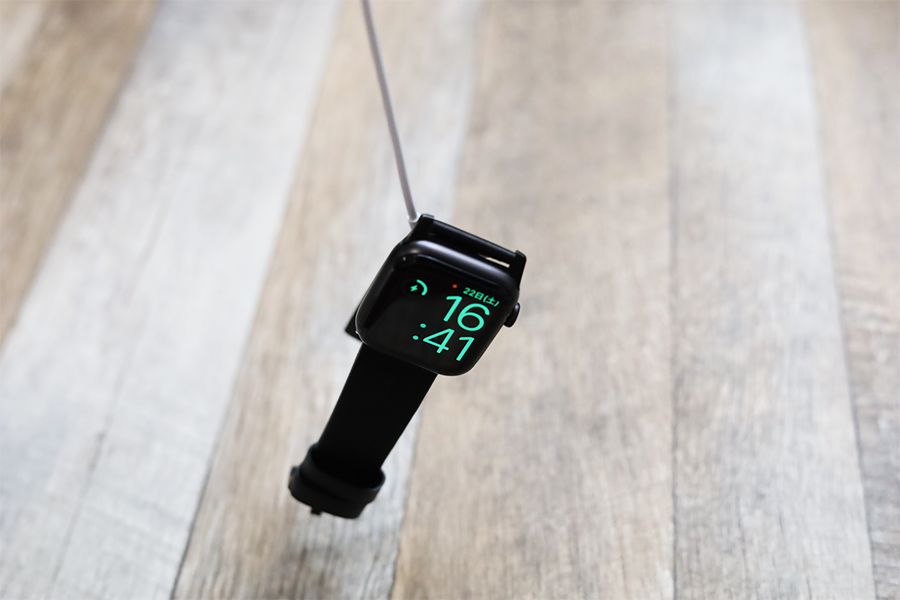 Apple Watch 磁気充電ケーブル「0.3m」の磁力は強い方