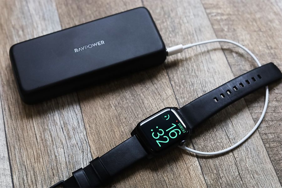 Apple Watch 磁気充電ケーブル「0.3m」はモバイルバッテリーで充電も相性が良い